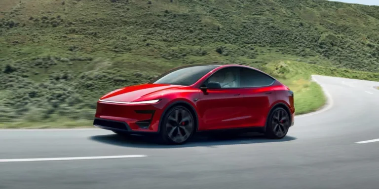 Nouvelles images haute définition de la Tesla Model Y Performance