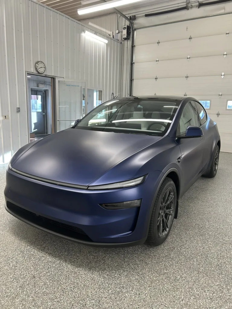 Découverte de la Model Y Performance en Deep Blue Metallic