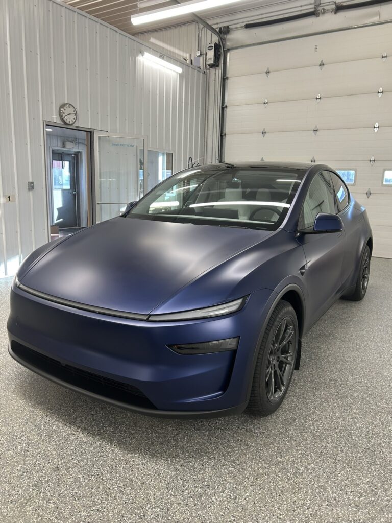 Découverte de la Model Y Performance en Deep Blue Metallic