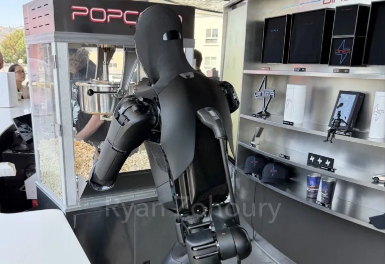 Il crée la première publicité pour le robot Tesla Optimus