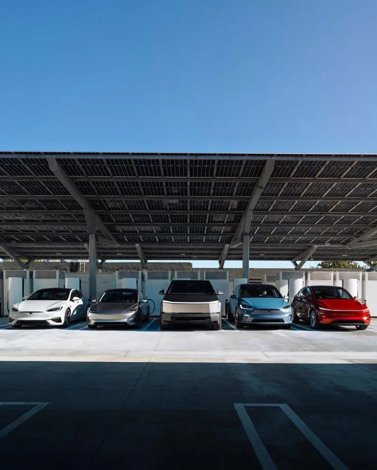 Tesla vend ses Superchargers avec de la supervision