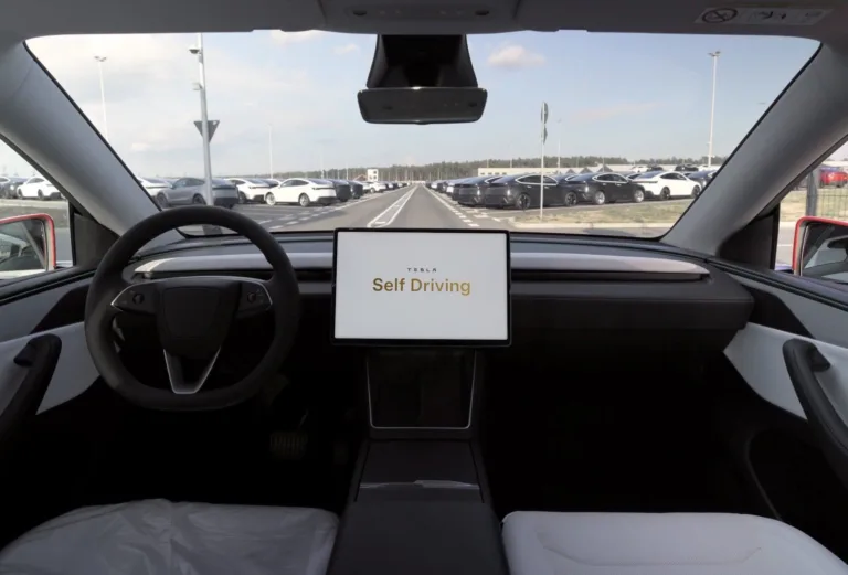 La Conduite Autonome de Tesla : Une Expérience Surprenante dans les Rues de Paris