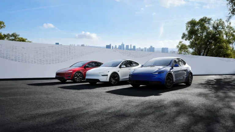Tesla fait de la publicité pour que les actionnaires votent avant le 6 novembre