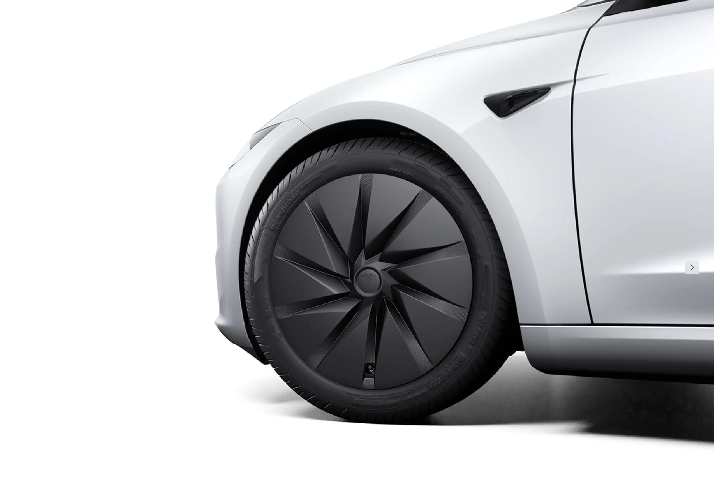 Jante Prismata 18 pouces sur une Tesla blanche