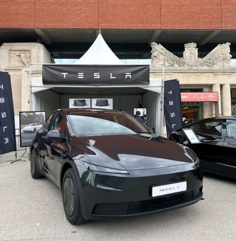 Tesla Model Y en Couleur Diamond Black