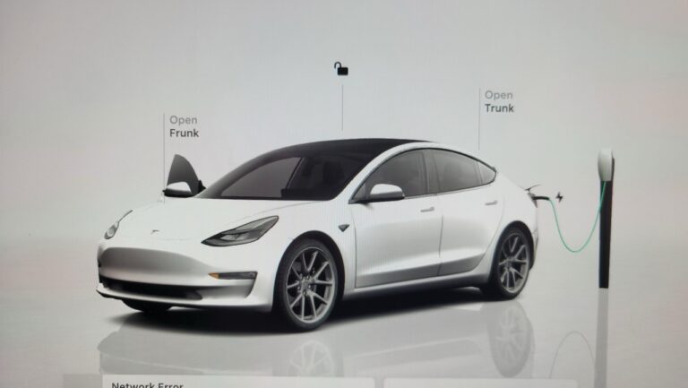 Nouveau : Une borne de recharge apparaît sur l’interface Tesla une fois branchée !