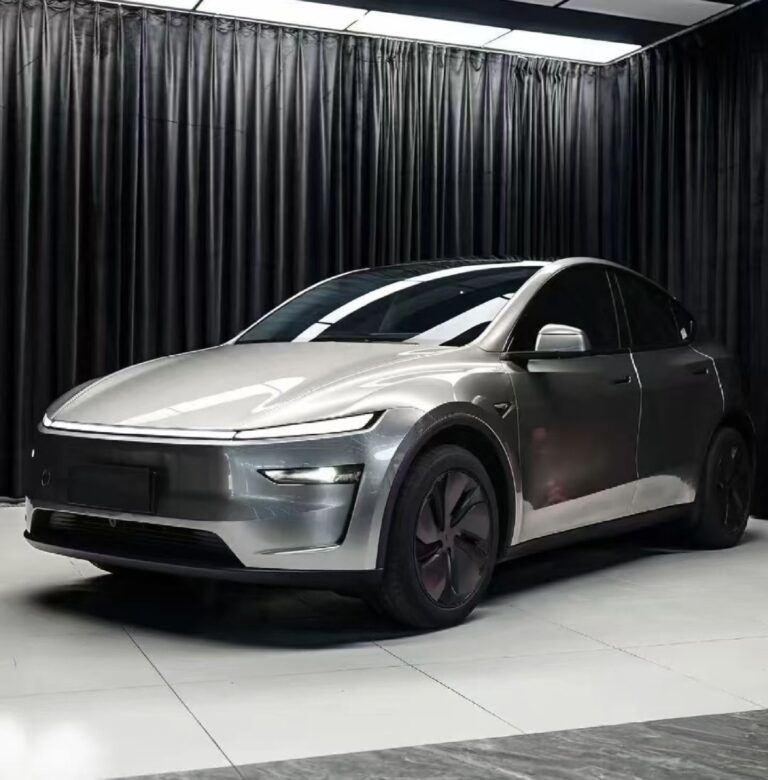 Tesla Model Y : Nouvelle couleur Stainless Steel