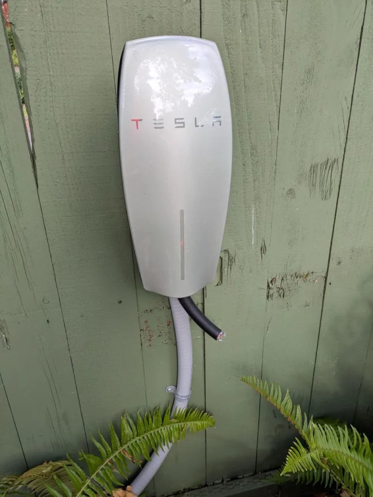 Vol du câble d’un Tesla Wall Connector : ce que tout propriétaire doit savoir