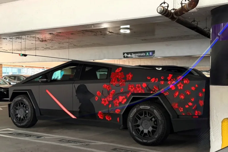 L&rsquo;incroyable histoire du Cybertruck Dark Vador