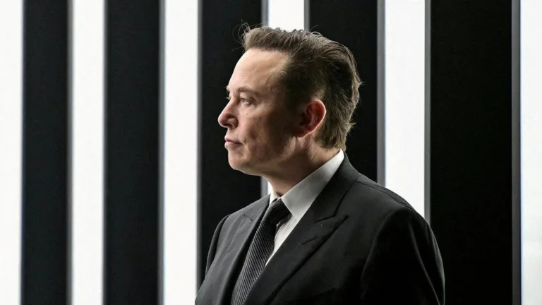 Elon Musk annonce la mort du smartphone : voici à quoi ressemblera le téléphone dopé à l’IA