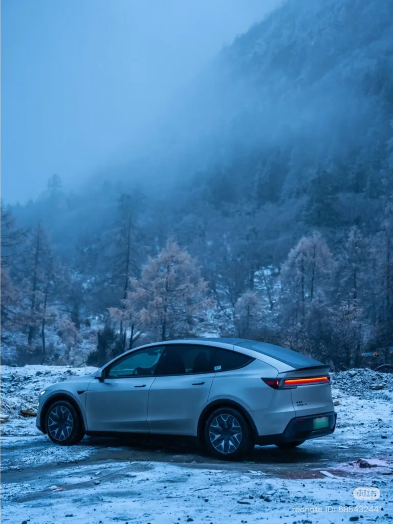 PHOTOS CHOC : Le Tesla Model Y L testé jusqu&rsquo;à l&rsquo;extrême en plein hiver !