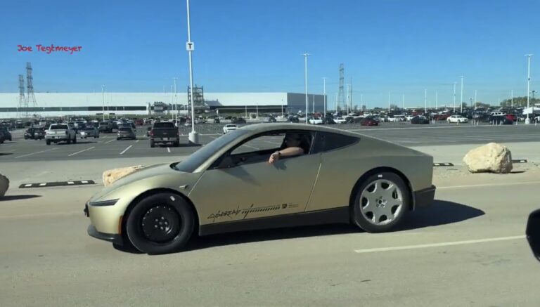 Le Tesla Cybercab aura-t-il un volant ? Les premiers tests à Giga Texas sèment le doute