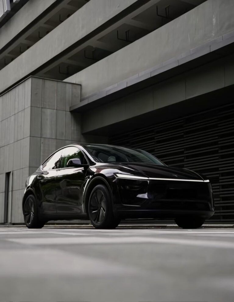 Le nouveau Tesla Model Y en Noir Diamant: Une Révolution Éblouissante