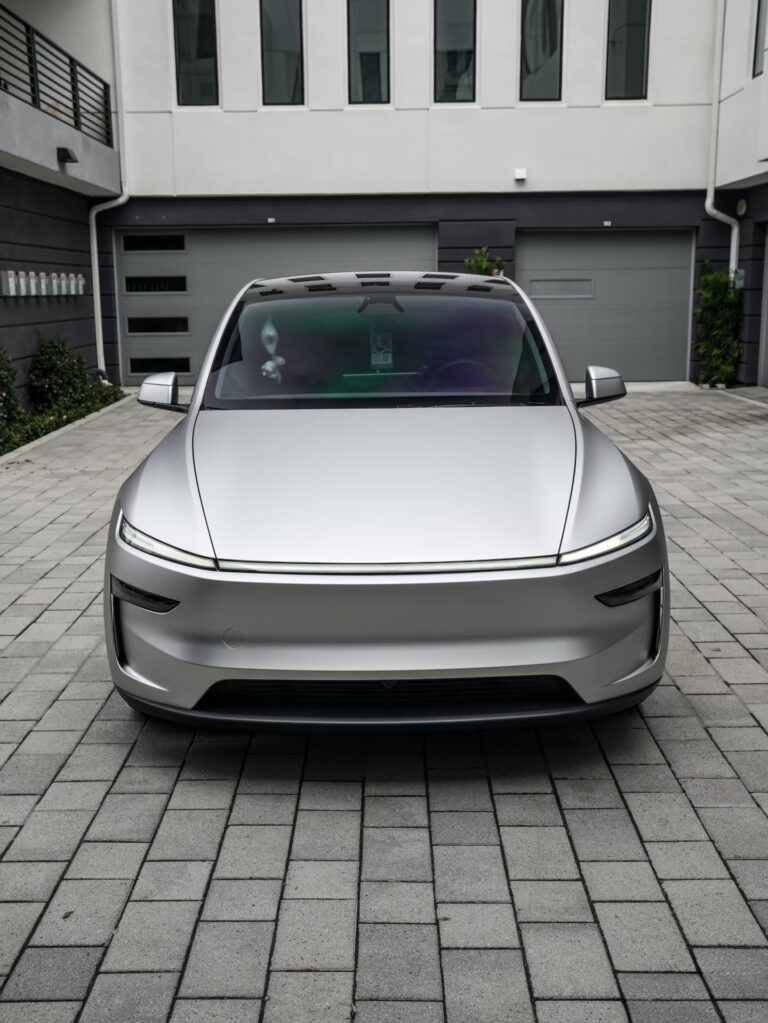 Model Y, véhicule autonome, Black Friday accessoires Tesla et Elon Musk sont les actualités du jour