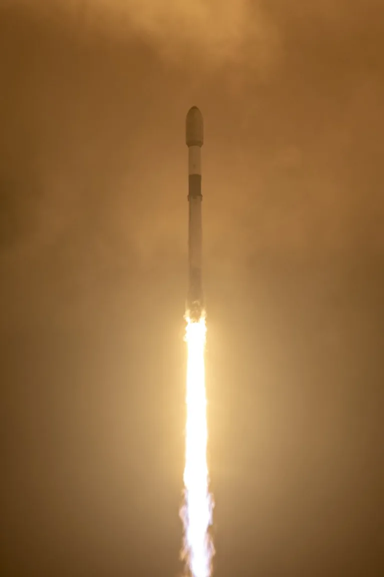 Floride, 100ème Décollage : Regardez l&rsquo;Exploit de SpaceX Qui Révolutionne les Vols Commerciaux 🛰️