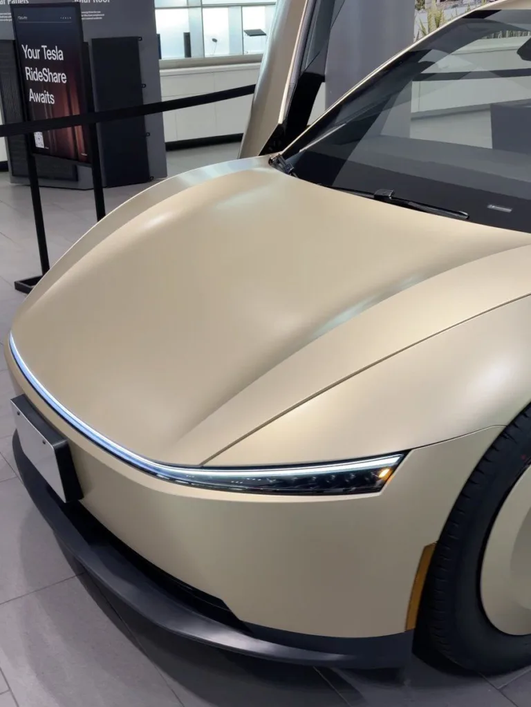 Sous toutes ses coutures : Les photos les plus spectaculaires du nouveau Tesla Cybercab !