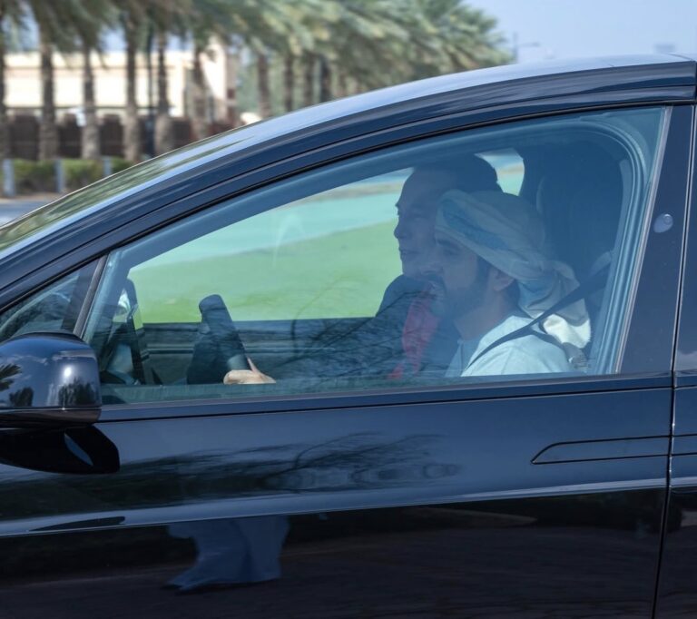 Lancement Imminent de Tesla FSD aux Émirats Arabes Unis