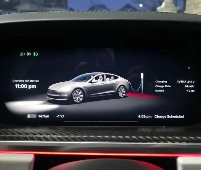 La Mise à Jour de Noël 2025 de Tesla : Intégration du Moteur Unreal pour une Expérience Visuelle Révolutionnaire