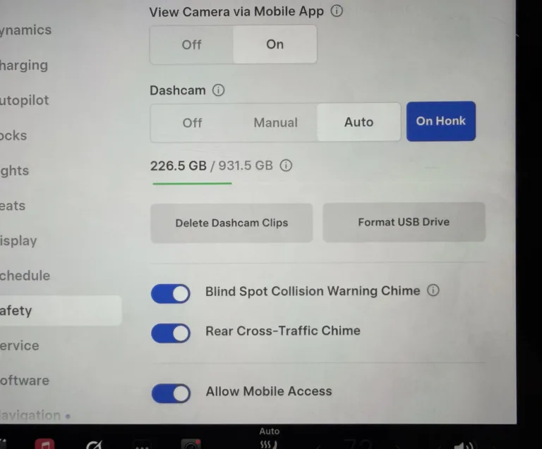 Les Nouveautés de la Mise à Jour de Noël 2025 de Tesla: Une Gestion Améliorée du Stockage Dashcam