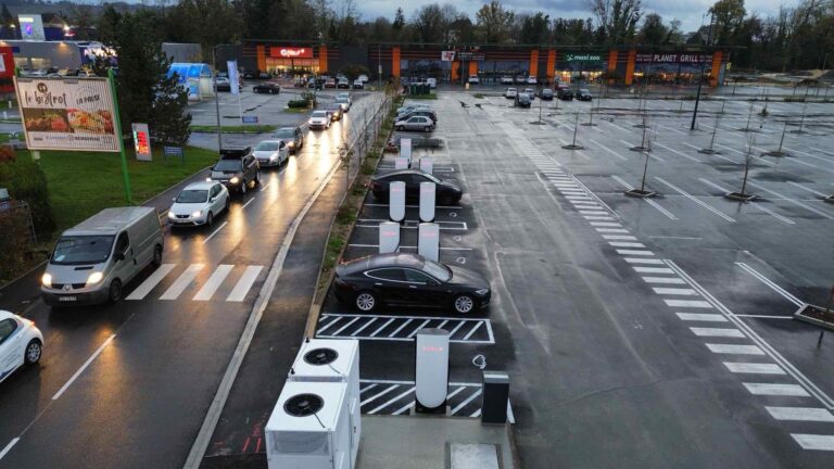 NOUVEAU Superchargeur Tesla à Bergerac ! Le sud-ouest de la France se renforce