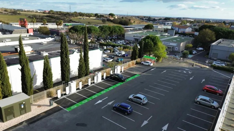 Tesla Supercharger : Une Nouvelle Infrastructure à Béziers pour l&rsquo;essor des véhicules électriques