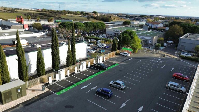 Tesla Supercharger : Une Nouvelle Infrastructure à Béziers pour l’essor des véhicules électriques