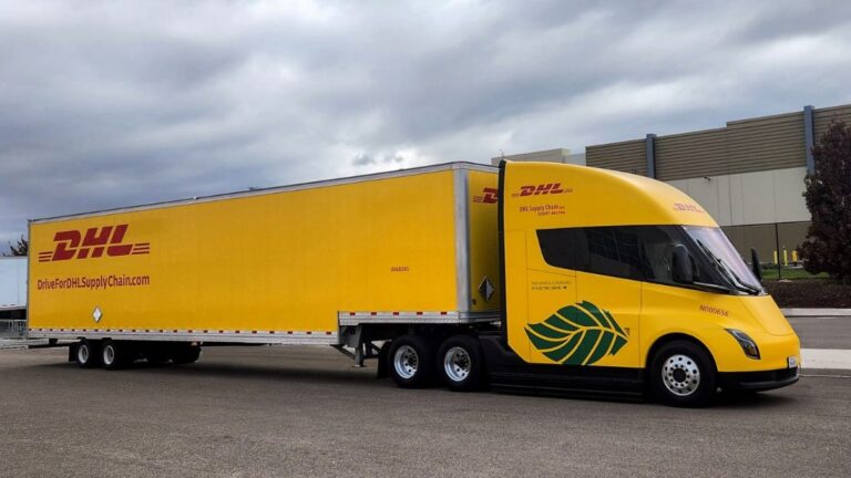 Logistique : Pourquoi DHL parie tout sur le Tesla Semi pour révolutionner ses flottes ?