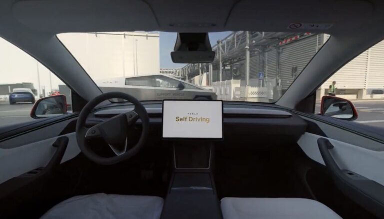 L&rsquo;avance de Tesla dans la conduite autonome : Un écart de plusieurs années avec ses concurrents