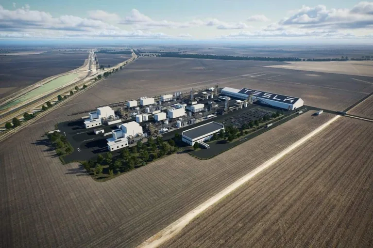 « JUSTE UNE MARQUE DE VOITURES » ? TESLA VIENT DE RÉINVENTER LA CHIMIE DU 19ème SIÈCLE POUR ÉCRASER LE 21ème