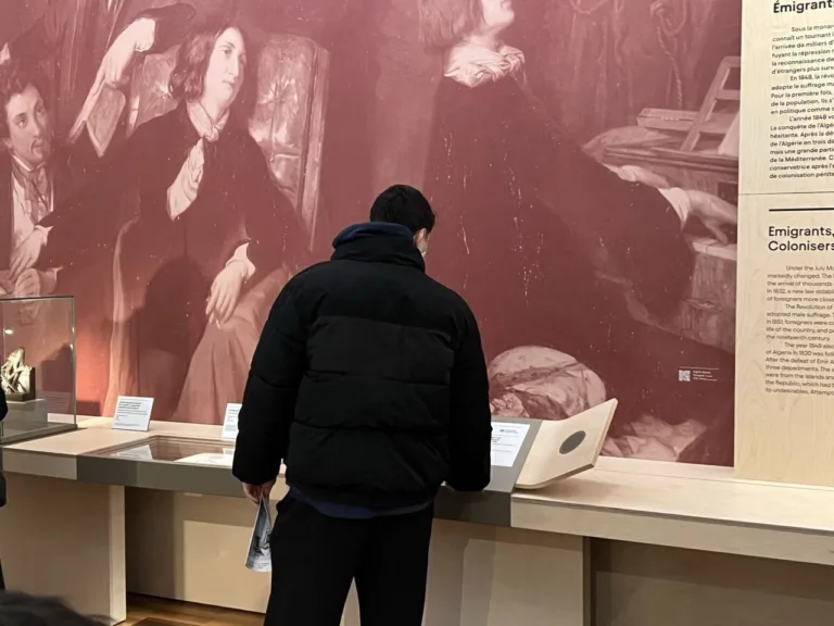 Famille : Un voyage entre terre et mer au Palais de la Porte Dorée