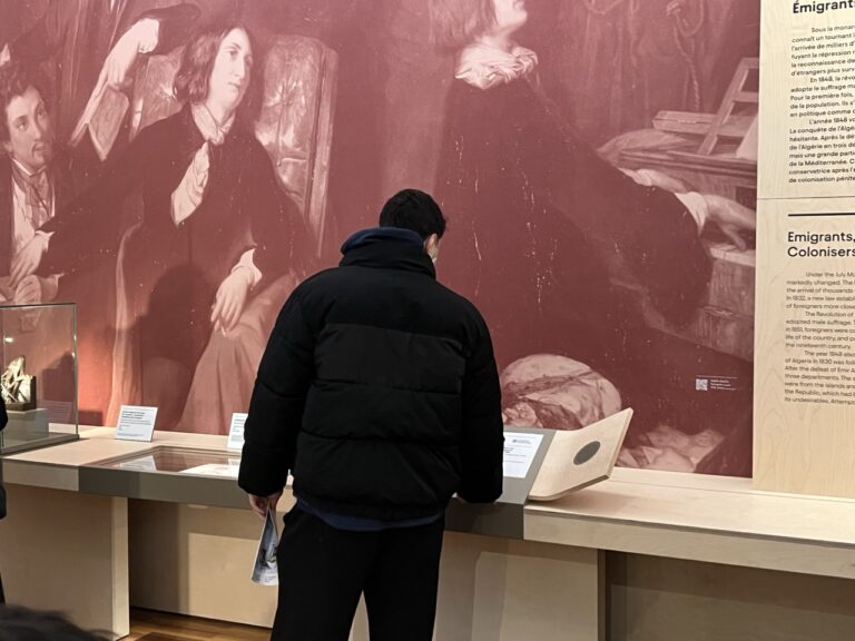 Famille : Un voyage entre terre et mer au Palais de la Porte Dorée