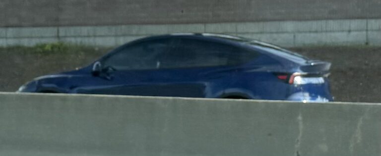 Tesla Model Y : Le retour du « Deep Blue Metallic » bientôt confirmé ?