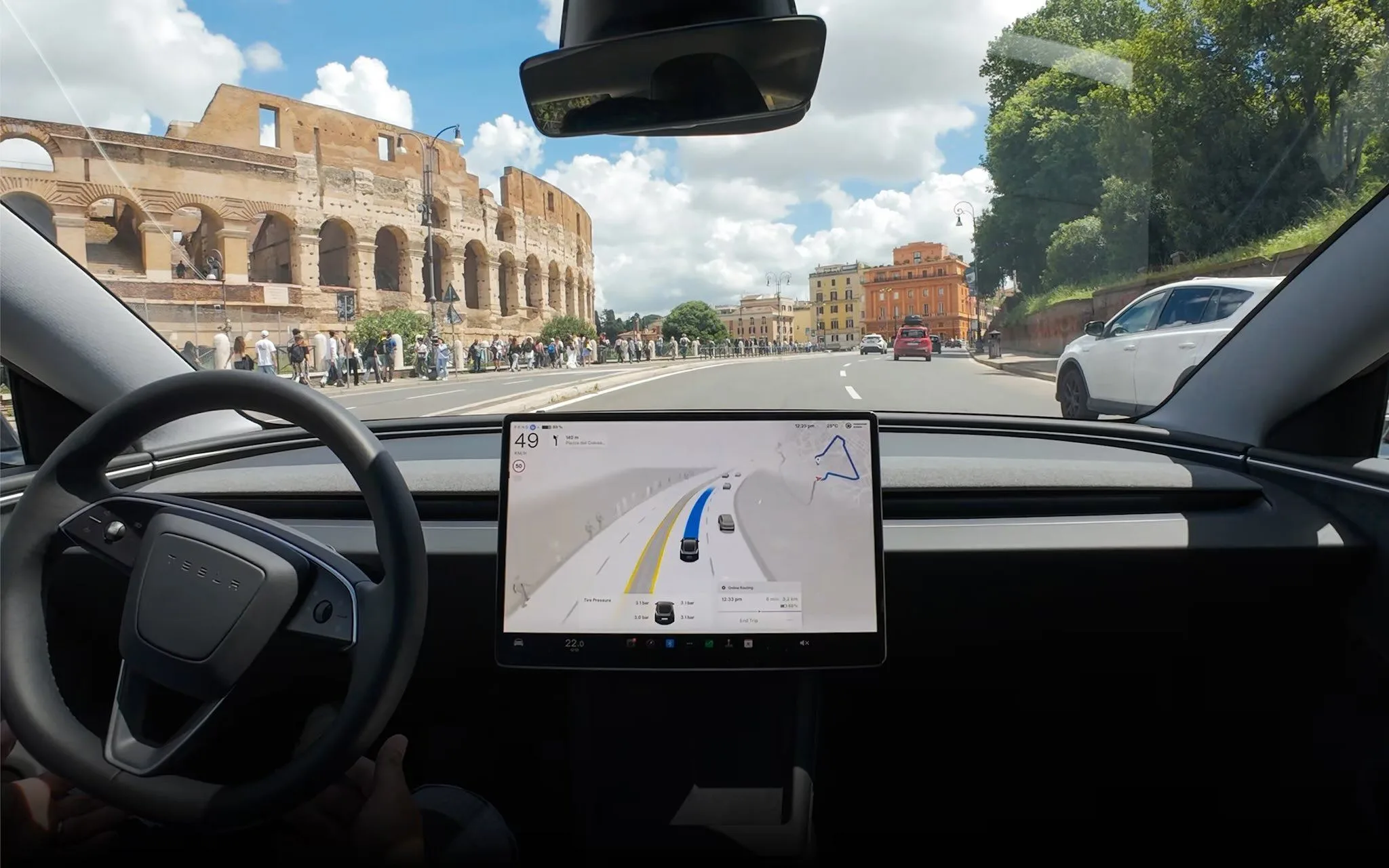 Interface Tesla FSD en circulation urbaine européenne homologation 2026