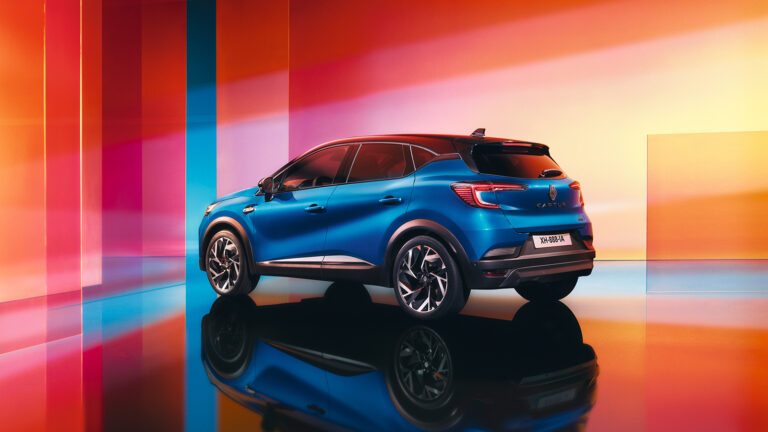 On avait un Renault Captur essence depuis 5 ans. On a commandé une Tesla. Ma femme était contre. Elle conduit la Tesla maintenant.