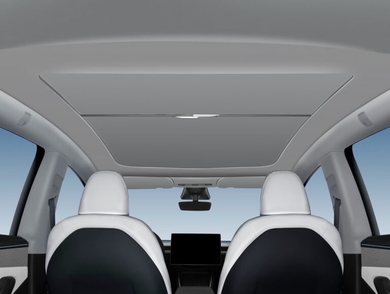 Tesla Chine lance son premier store-banne rétractable officiel pour Model Y — et si la marque réinventait l&rsquo;accessoire Tesla ?