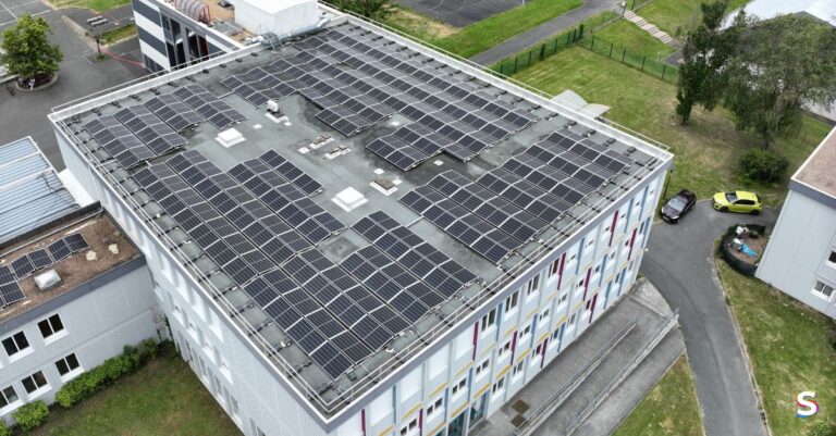 Photovoltaïque sur les collèges : comment les départements français transforment leur patrimoine scolaire en centrales solaires