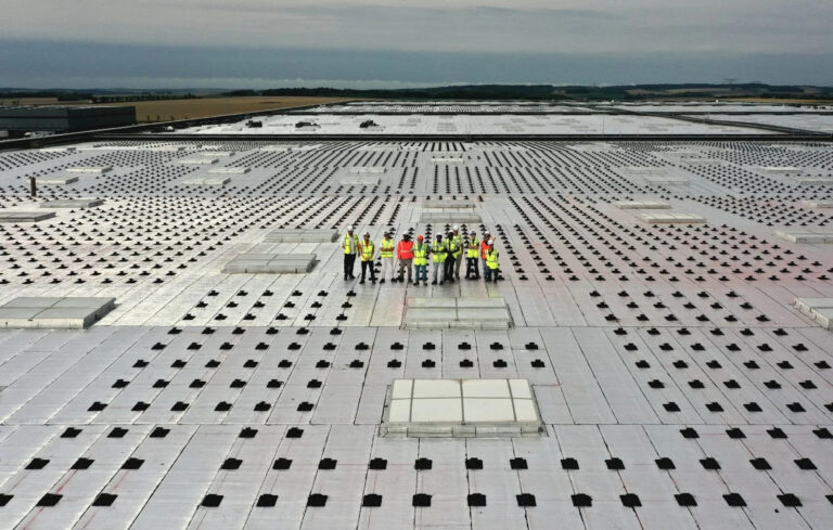 61 000 m² de panneaux solaires sur un entrepôt : à Amiens, la logistique française se met au vert à grande échelle