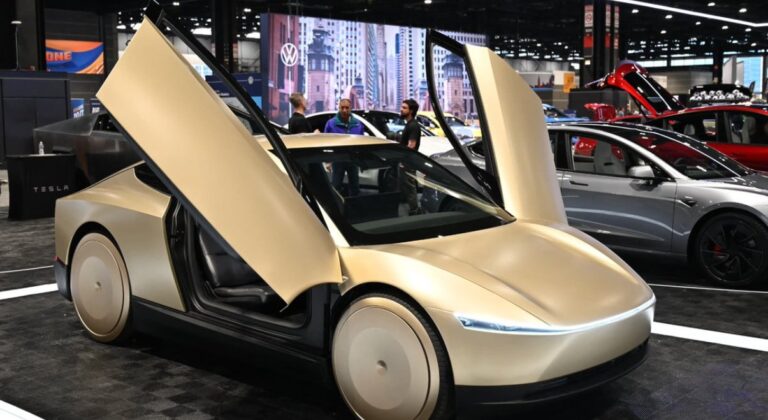 Cybercab, Semi, Optimus, Roadster : Tesla enchaîne les annonces majeures avant la rentrée