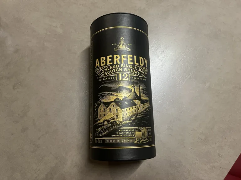 L'étui du whisky single malt Aberfeldy 12 ans