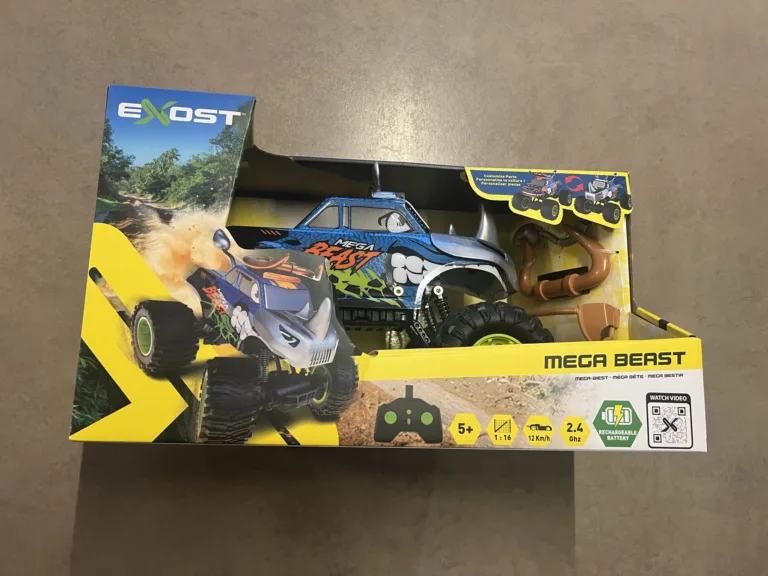 La boîte de la voiture radiocommandée Exost Mega Beast