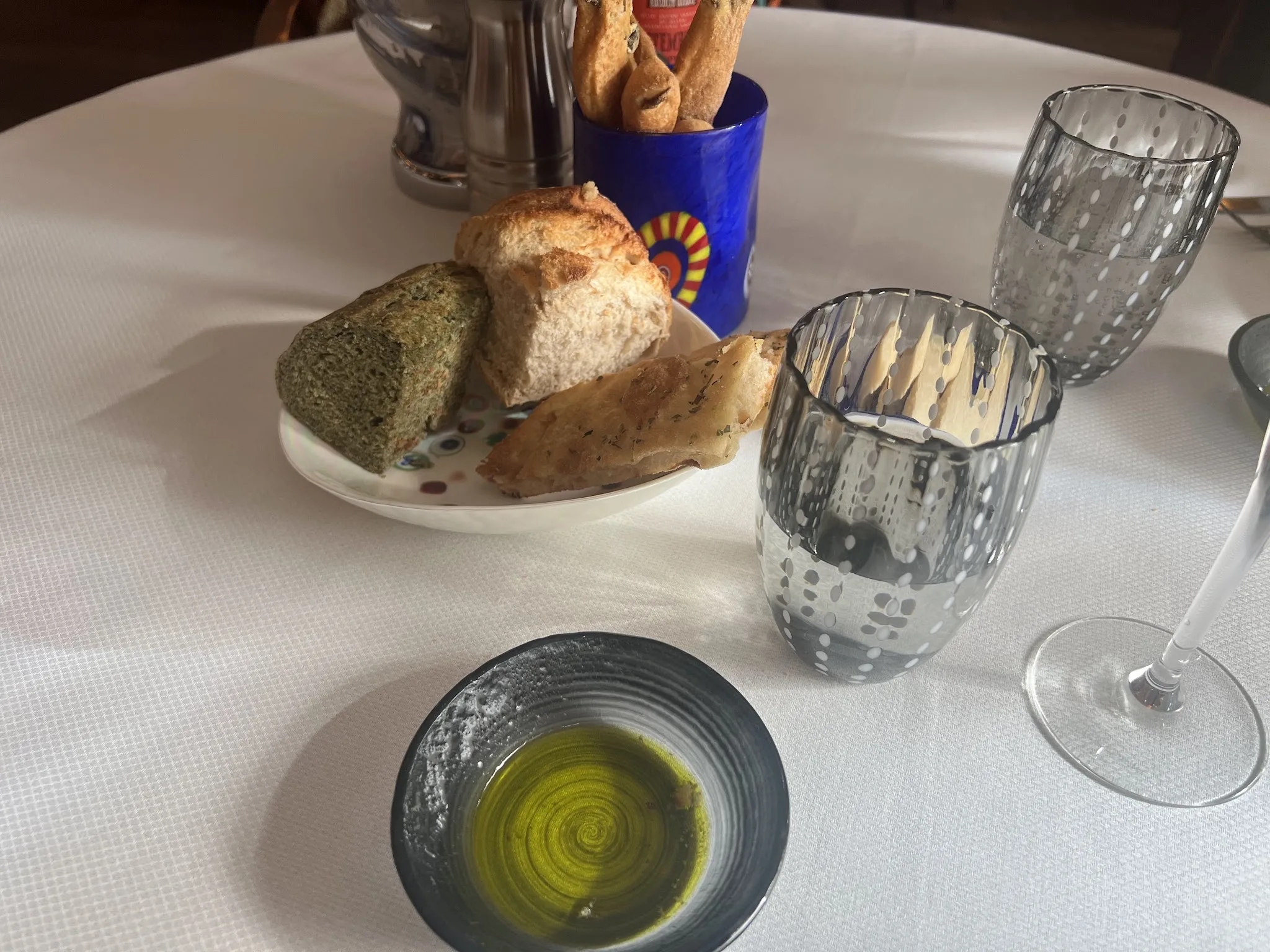 Le pain et l'huile d'olive du Mori Venice Bar