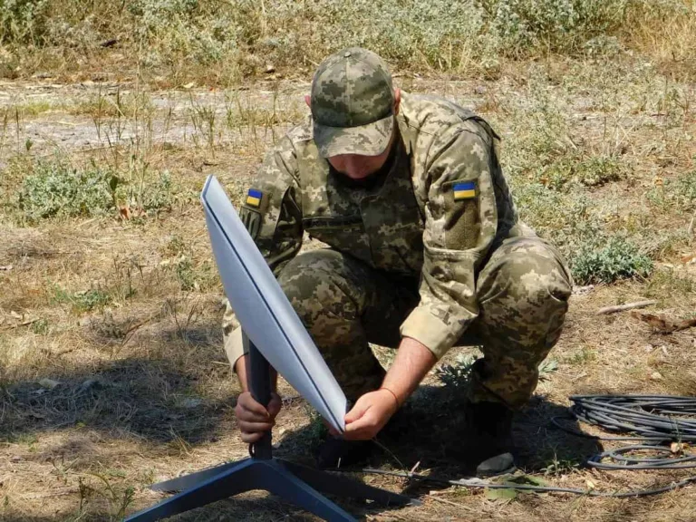 SpaceX Signs Contract with Pentagon to Provide Starlink Services in Ukraine