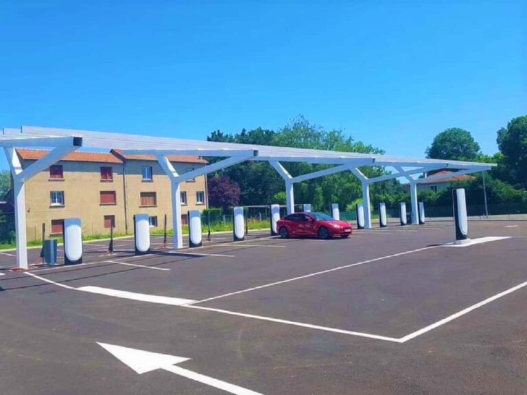 Tesla Opens Second V4 Supercharger Station, Located in France