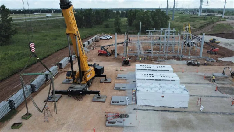 Tesla Giga Texas Starts Installing Megapacks for its BESS