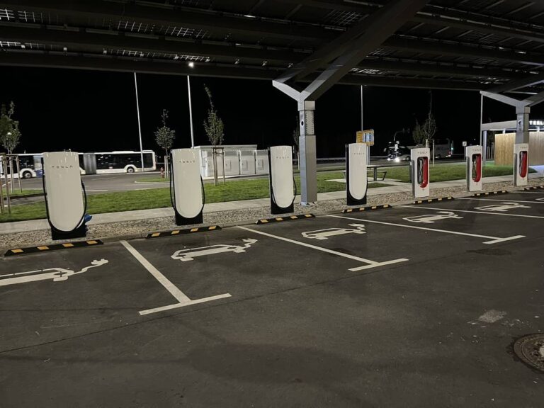 Tesla Adds V4 Supercharger at Giga Berlin