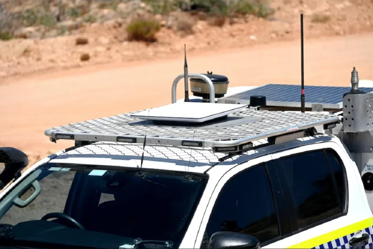 A WA Police car with technology that allows officers to maintain communications no matter where they are in the state.(ABC Pilbara: Peter de Kruijff)
