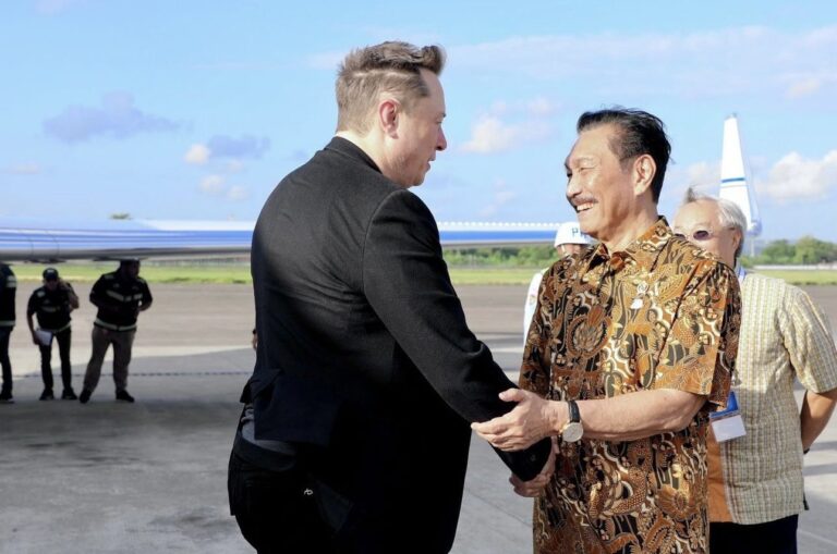 Elon Musk is in Bali for the official launch of Starlink in Indonesia