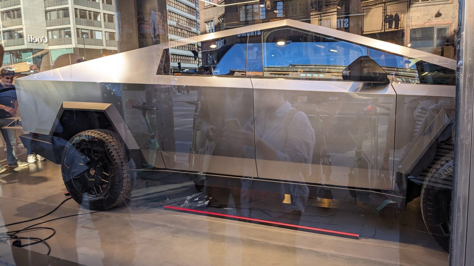 Potential Ban on Tesla Cybertruck Imports in Israel Over Safety Concerns