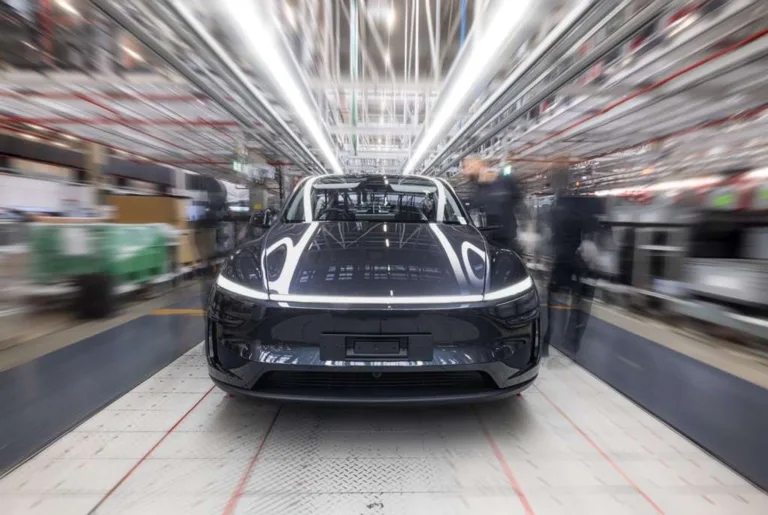 How Tesla’s New Online Design Studio Streamlines the Car Trade-In Process