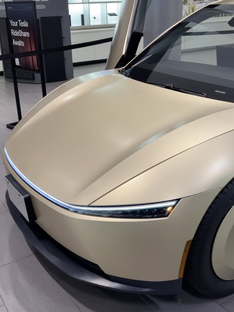 Visual Masterpiece: The Most Stunning High-Def Photos of the New Tesla Cybercab!